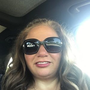 Meet your Posher, Lori